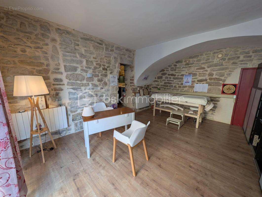 Maison à VEZENOBRES