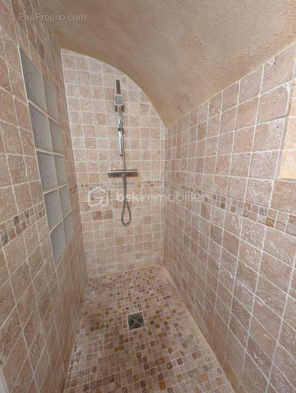 Maison à VEZENOBRES