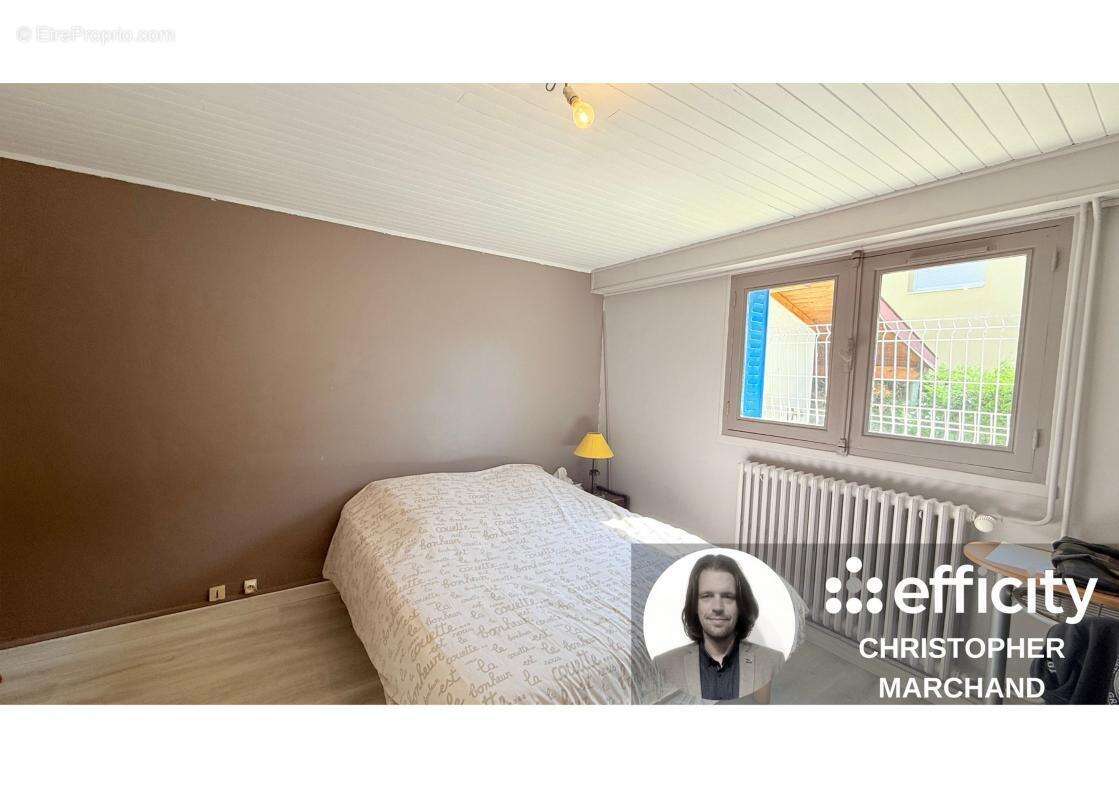 Maison à MONTREAL-LA-CLUSE