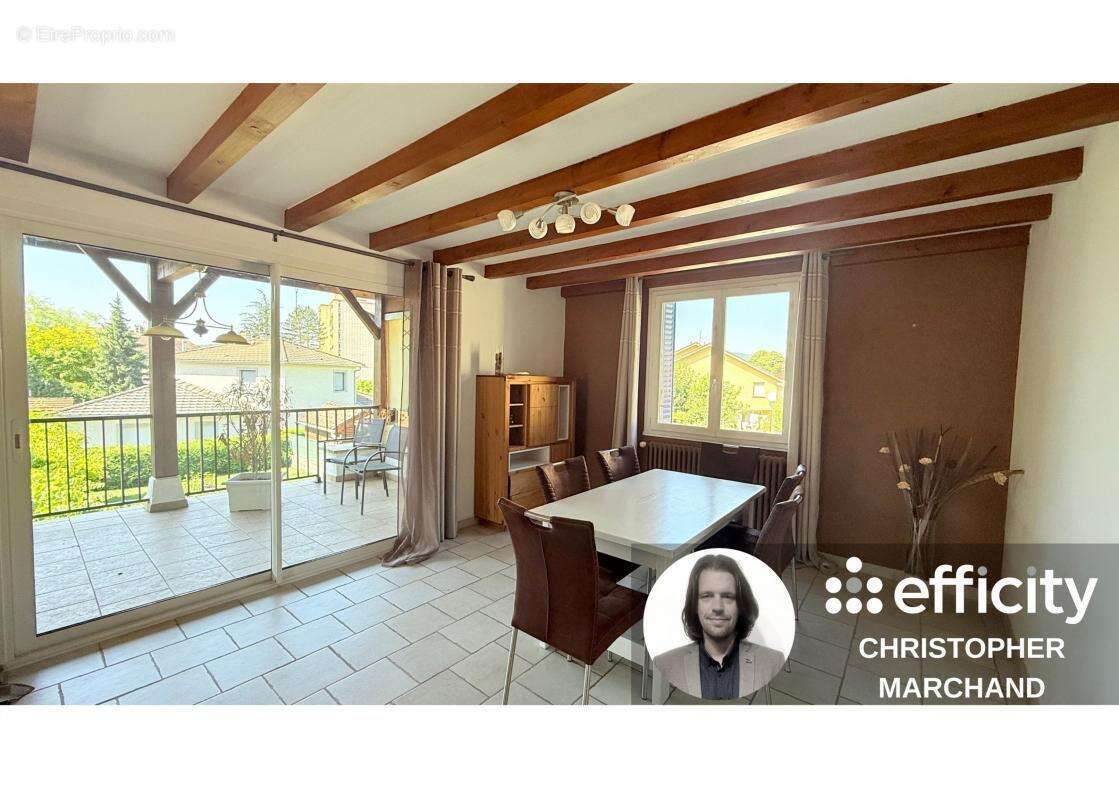 Maison à MONTREAL-LA-CLUSE