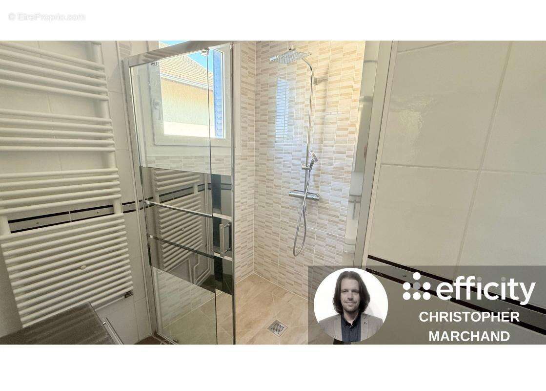 Maison à MONTREAL-LA-CLUSE