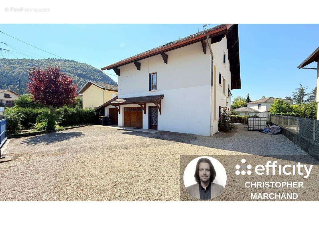 Maison à MONTREAL-LA-CLUSE