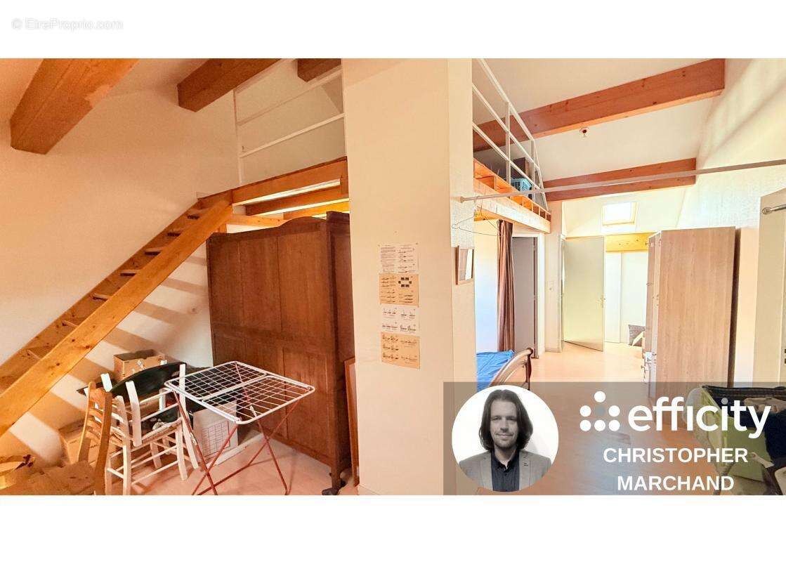 Maison à MONTREAL-LA-CLUSE