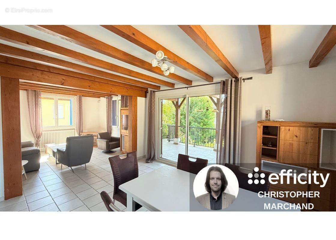 Maison à MONTREAL-LA-CLUSE