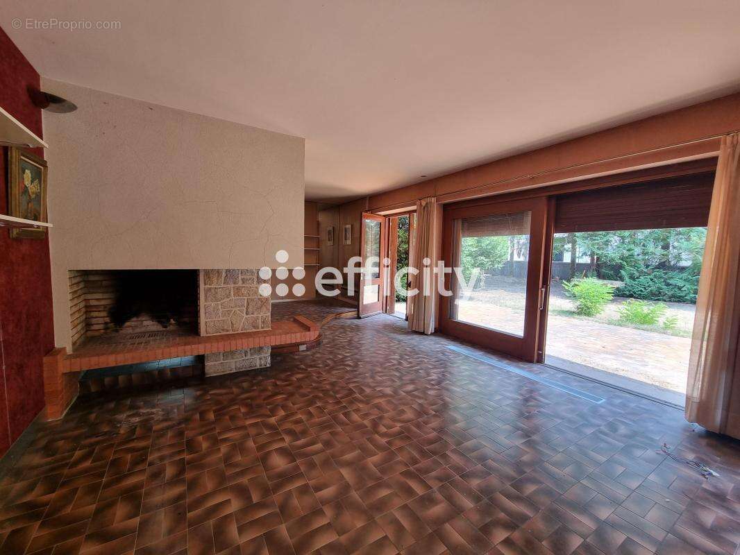 Maison à LE MALZIEU-VILLE