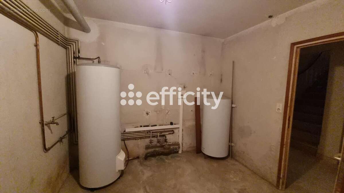 Maison à LE MALZIEU-VILLE