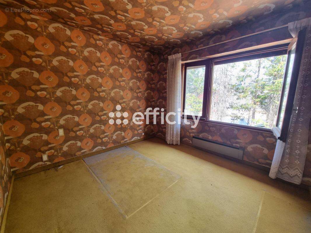 Maison à LE MALZIEU-VILLE