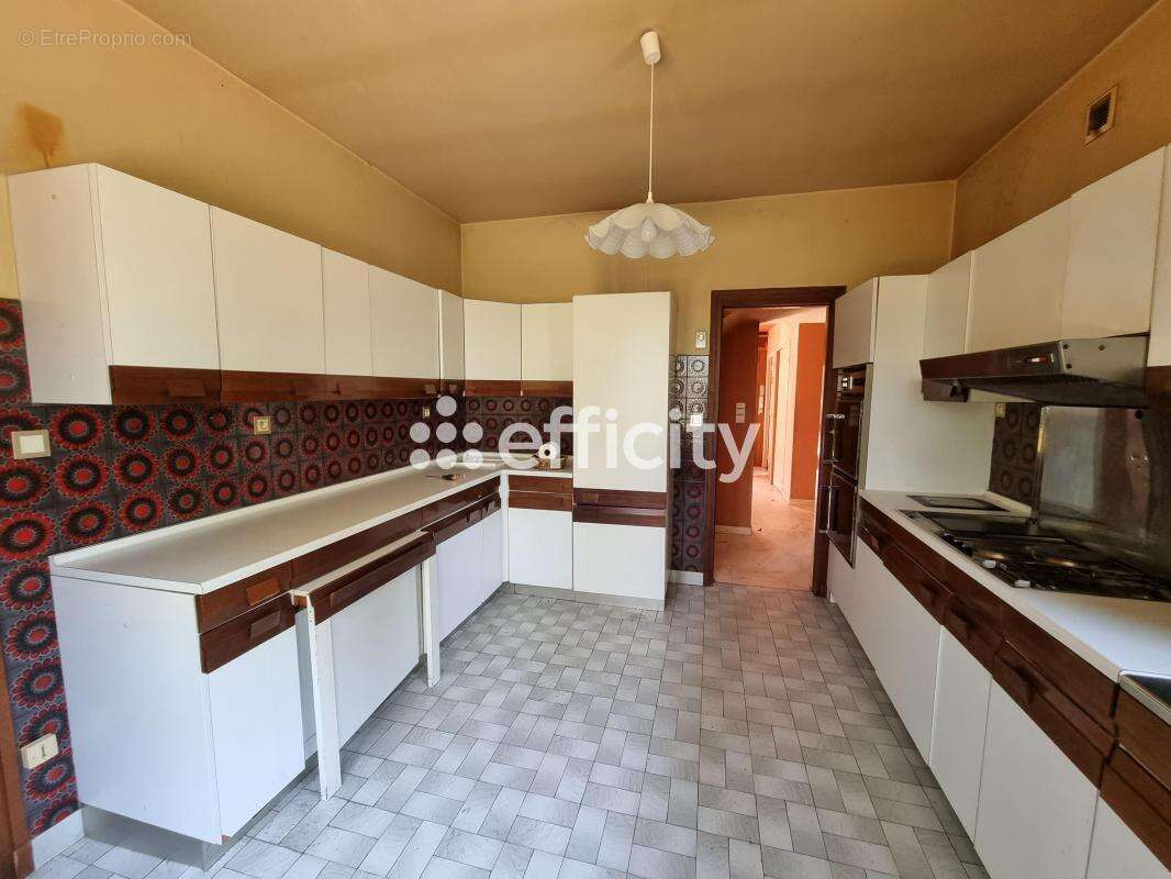 Maison à LE MALZIEU-VILLE