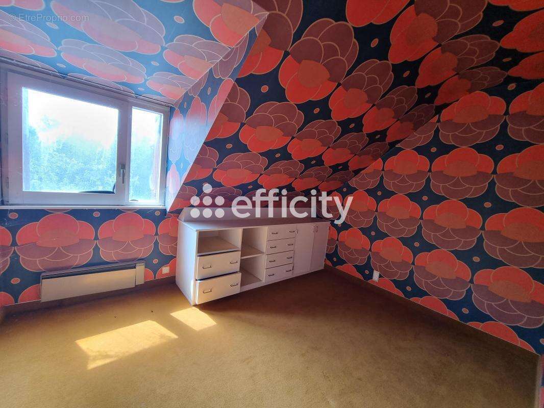 Maison à LE MALZIEU-VILLE