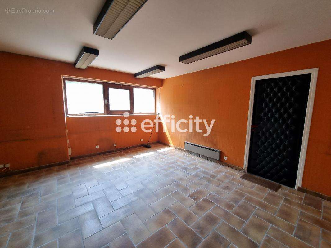 Maison à LE MALZIEU-VILLE