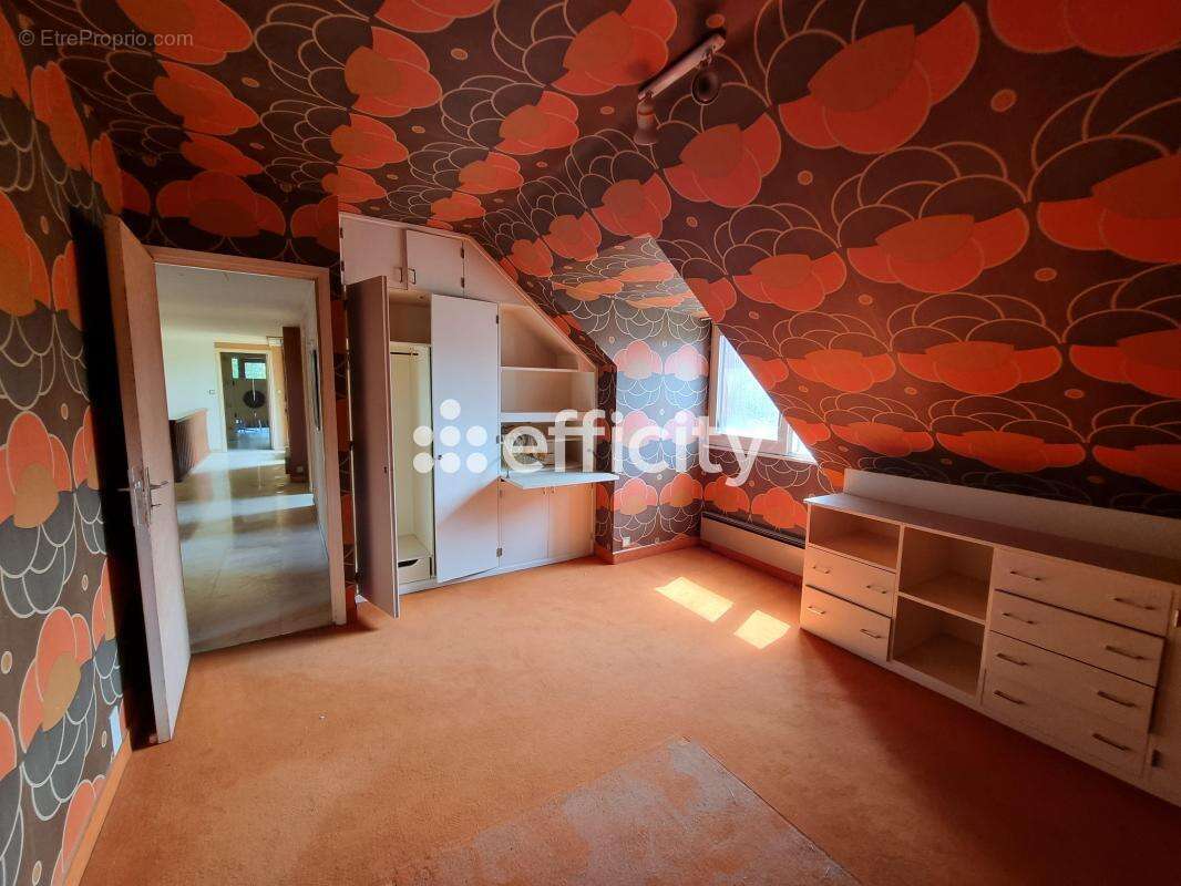 Maison à LE MALZIEU-VILLE