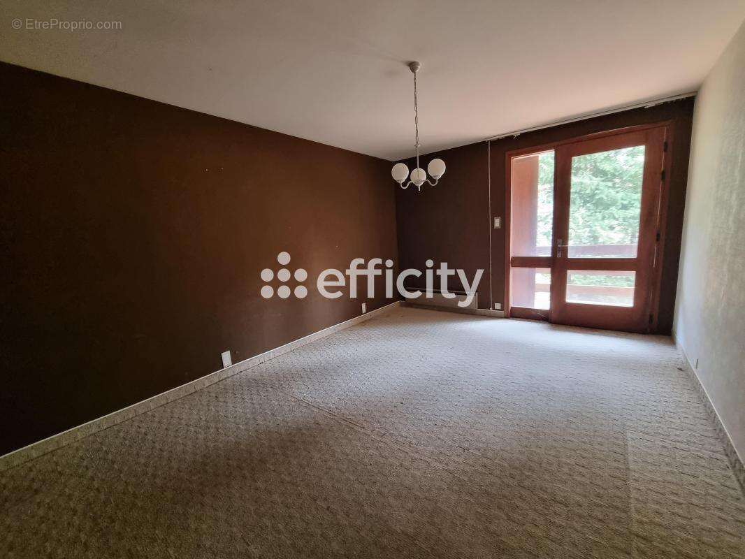 Maison à LE MALZIEU-VILLE