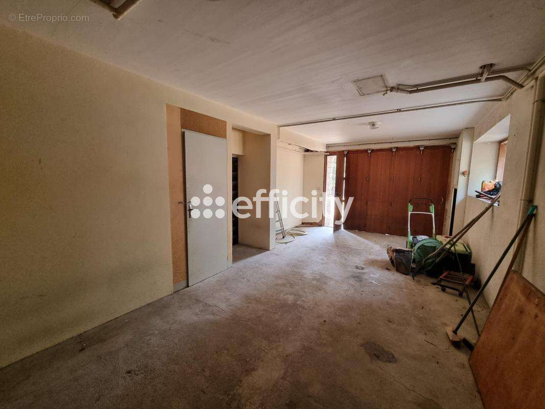 Maison à LE MALZIEU-VILLE