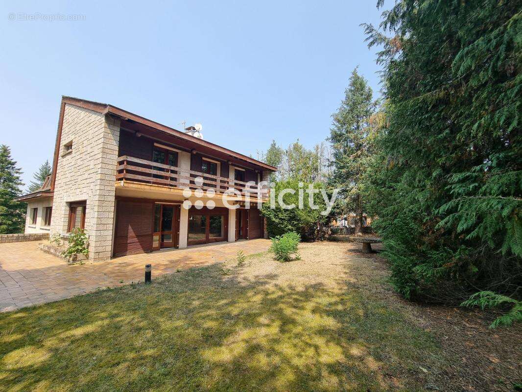 Maison à LE MALZIEU-VILLE