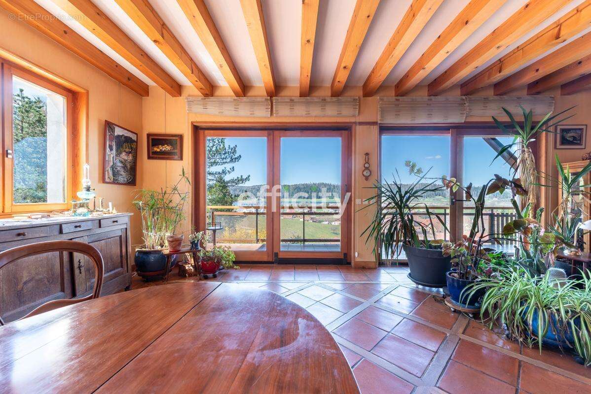 Maison à PONTARLIER