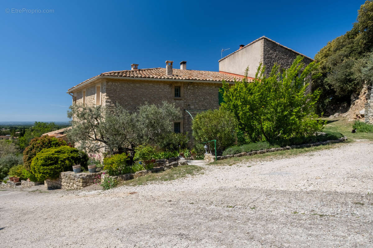 Maison à SAINT-PIERRE-DE-VASSOLS