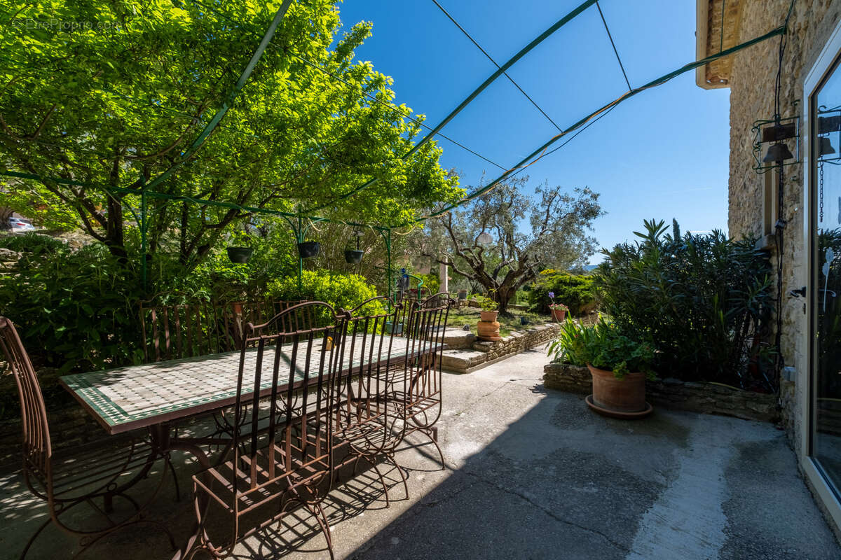 Maison à SAINT-PIERRE-DE-VASSOLS