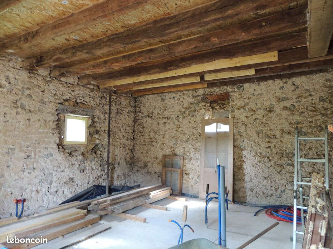 Maison à VEYRINES-DE-VERGT