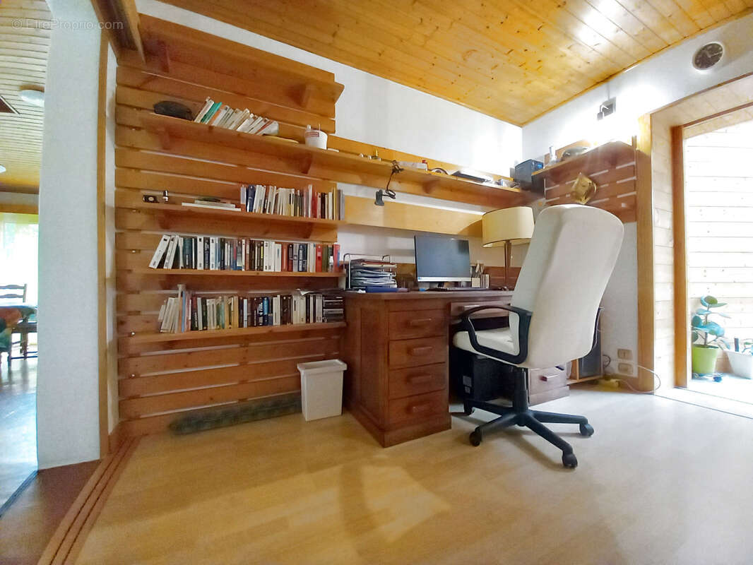 Maison à LA CHAPELLE-DES-MARAIS