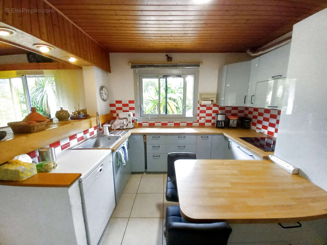 Maison à LA CHAPELLE-DES-MARAIS