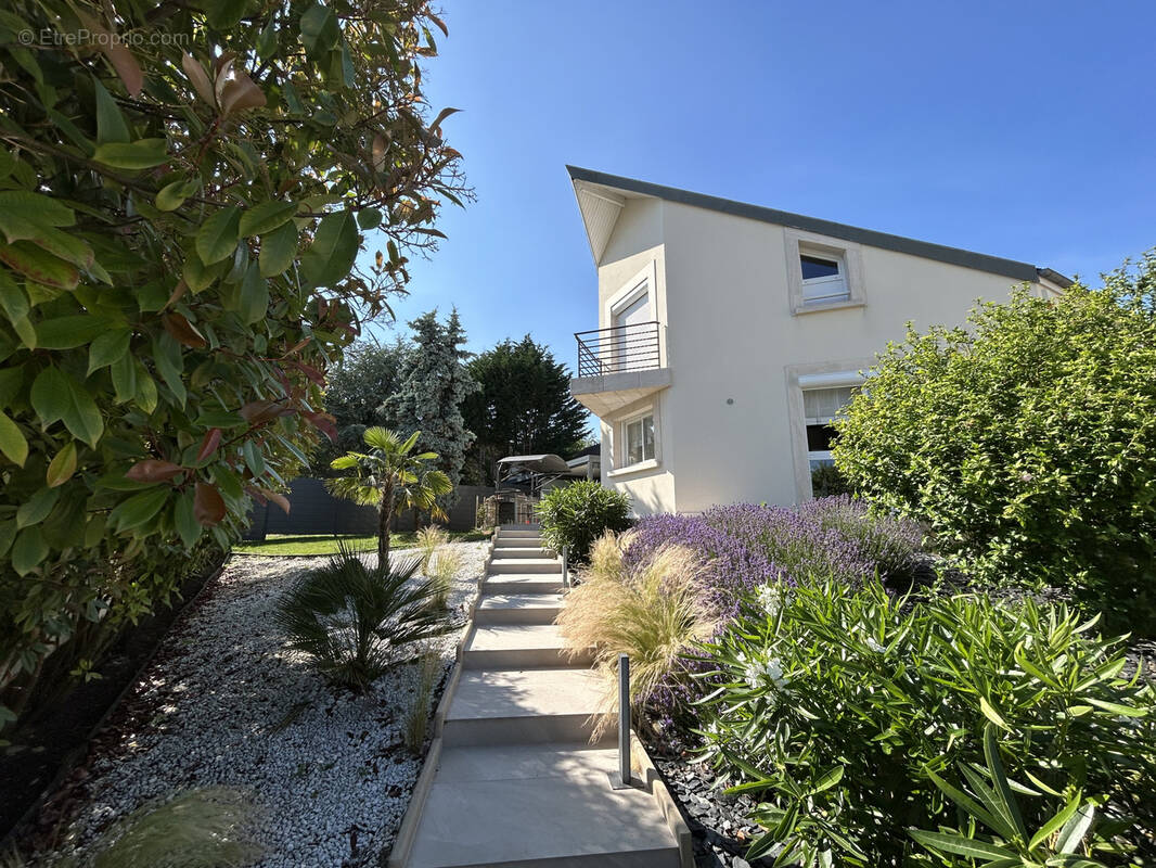 Maison à VILLEVAUDE