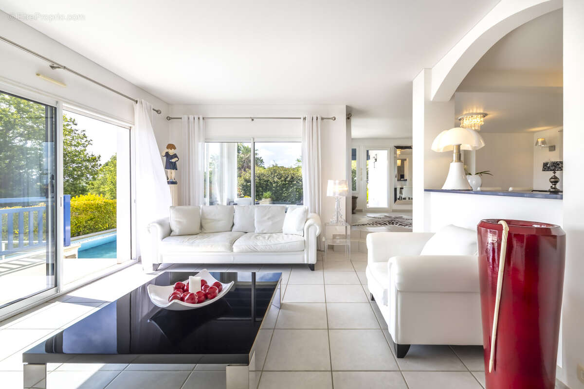 Maison à BASSUSSARRY