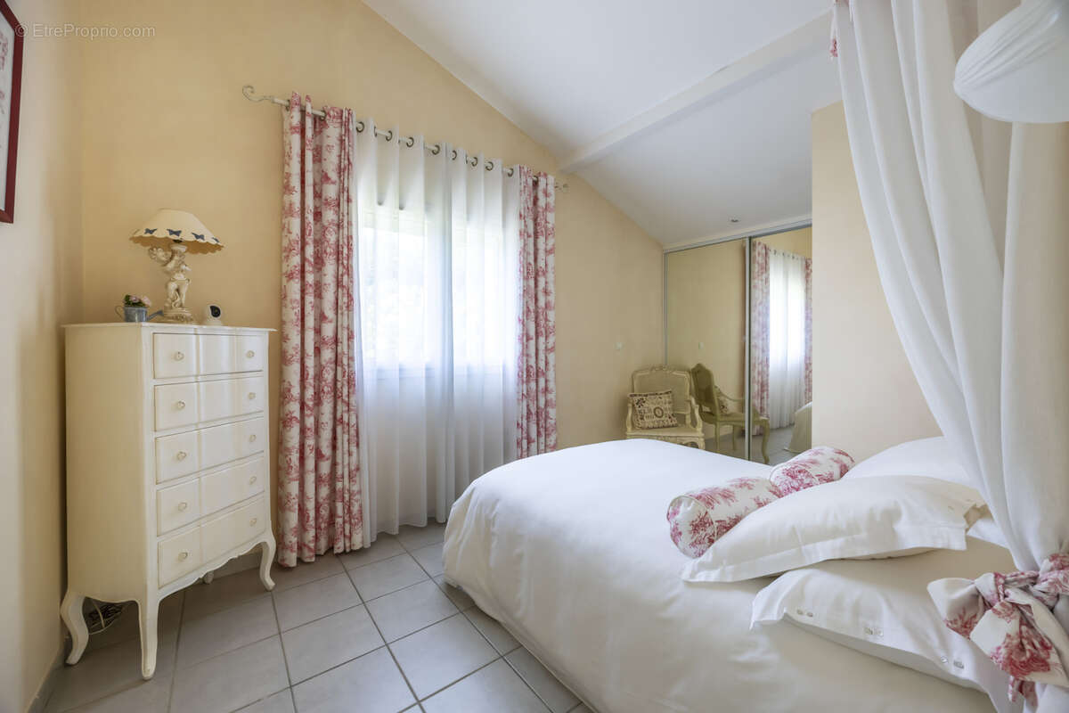 Maison à BASSUSSARRY