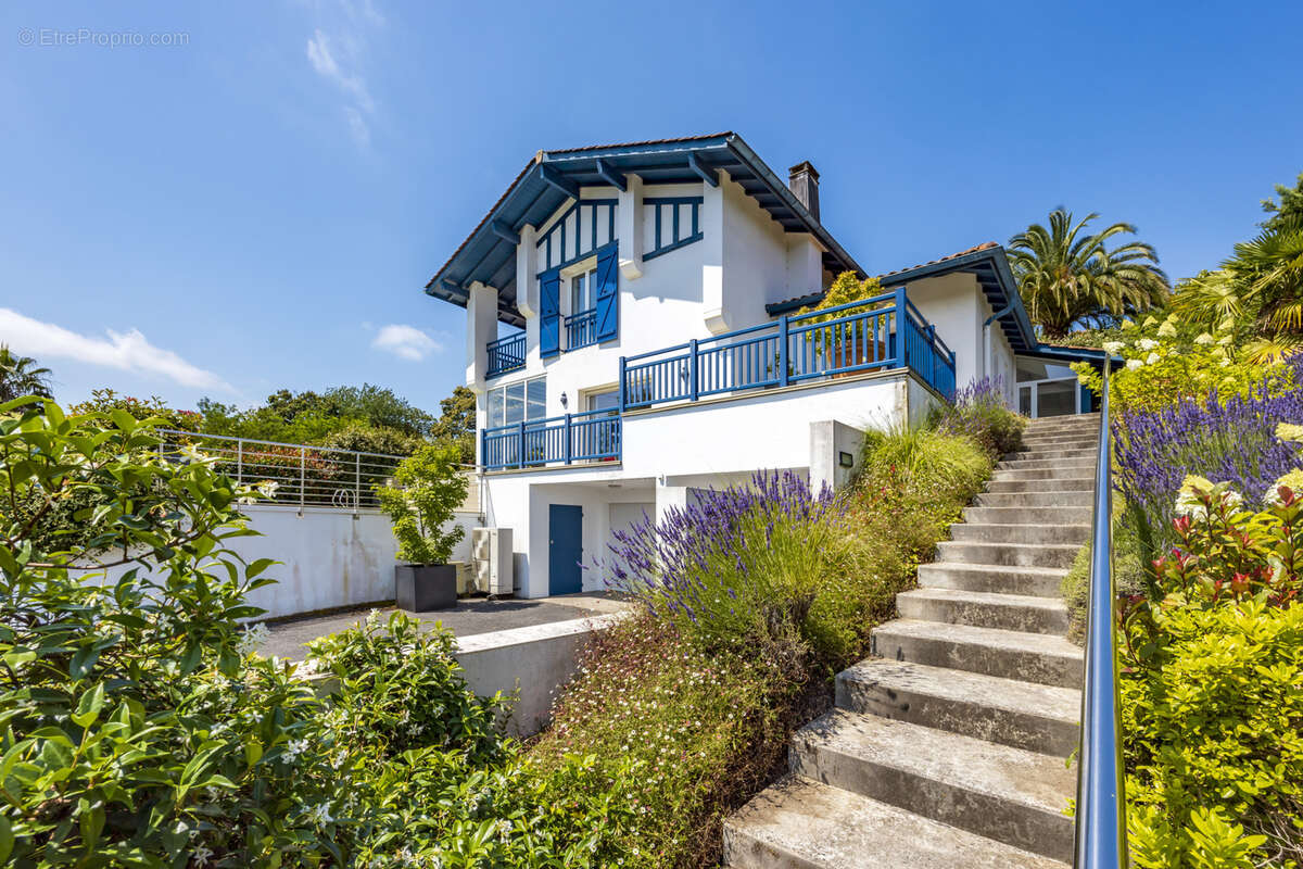 Maison à BASSUSSARRY