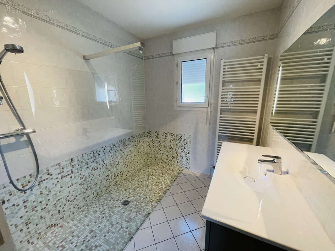 Maison à NIEUIL-L&#039;ESPOIR