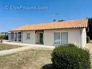 Maison à NIEUIL-L&#039;ESPOIR