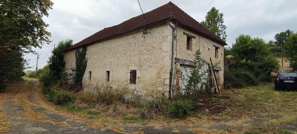 Maison à LACOUR