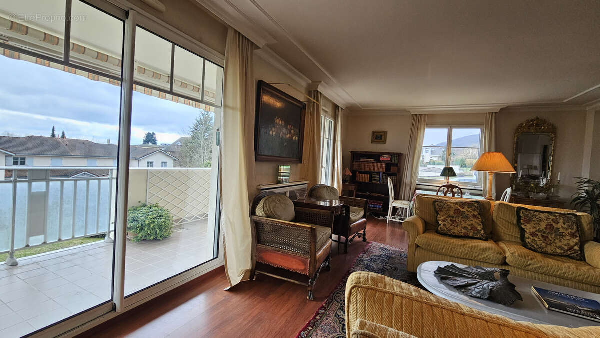 Appartement à DIVONNE-LES-BAINS