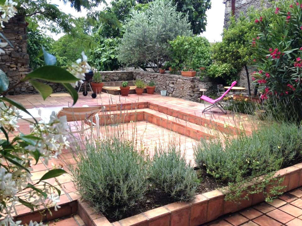 Maison à DURFORT-ET-SAINT-MARTIN-DE-SOSSENAC