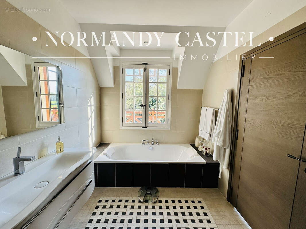 Maison à BLONVILLE-SUR-MER