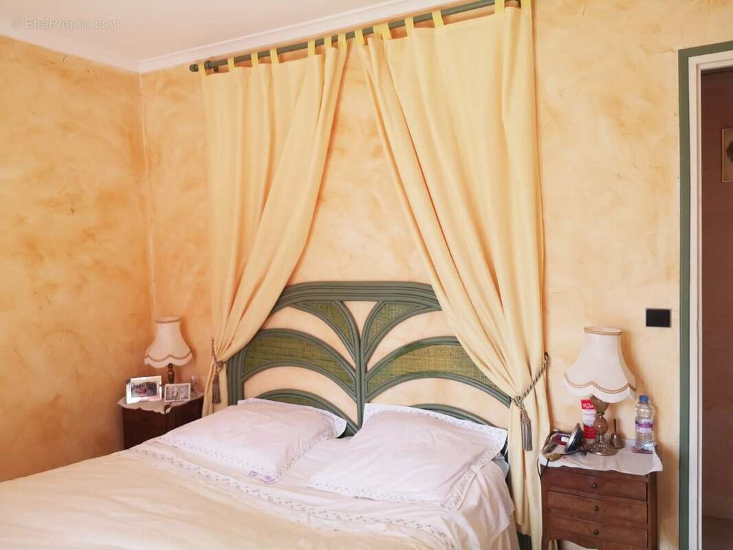 Maison à ENTRECASTEAUX