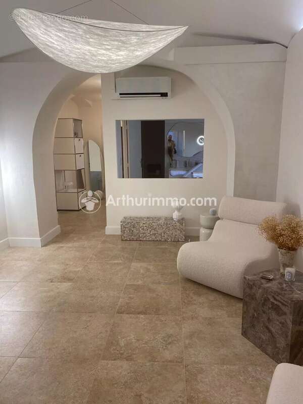 Commerce à SAN-MARTINO-DI-LOTA