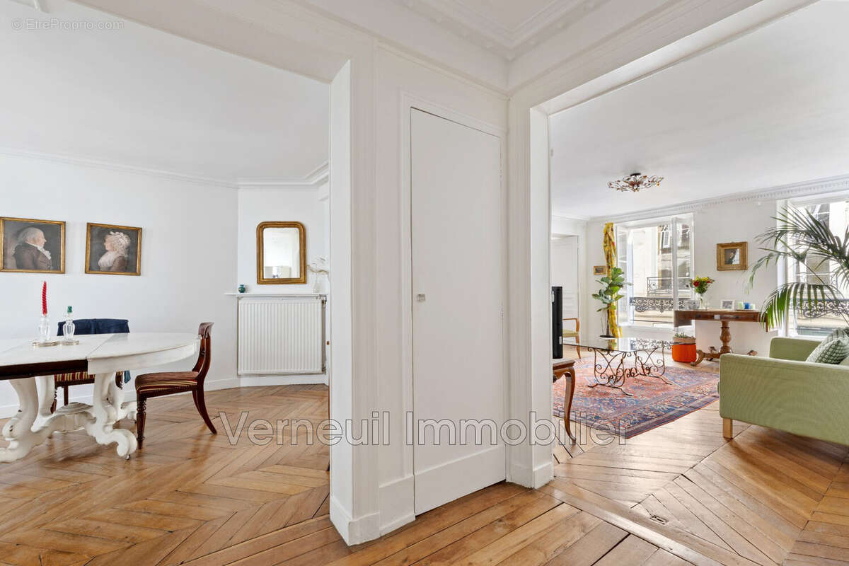 Appartement à PARIS-7E