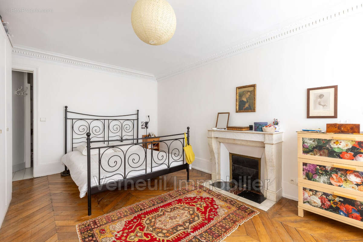 Appartement à PARIS-7E