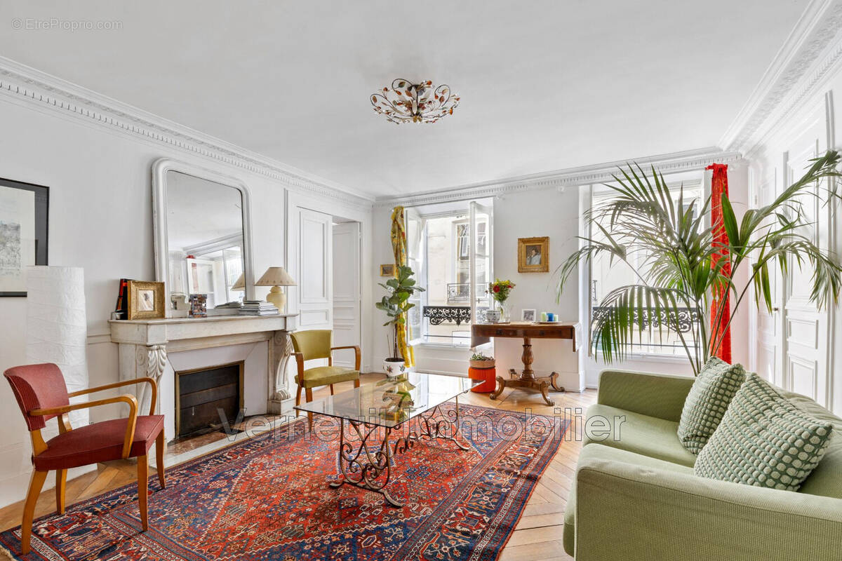 Appartement à PARIS-7E