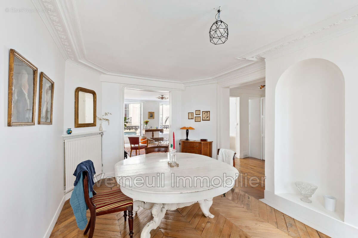 Appartement à PARIS-7E