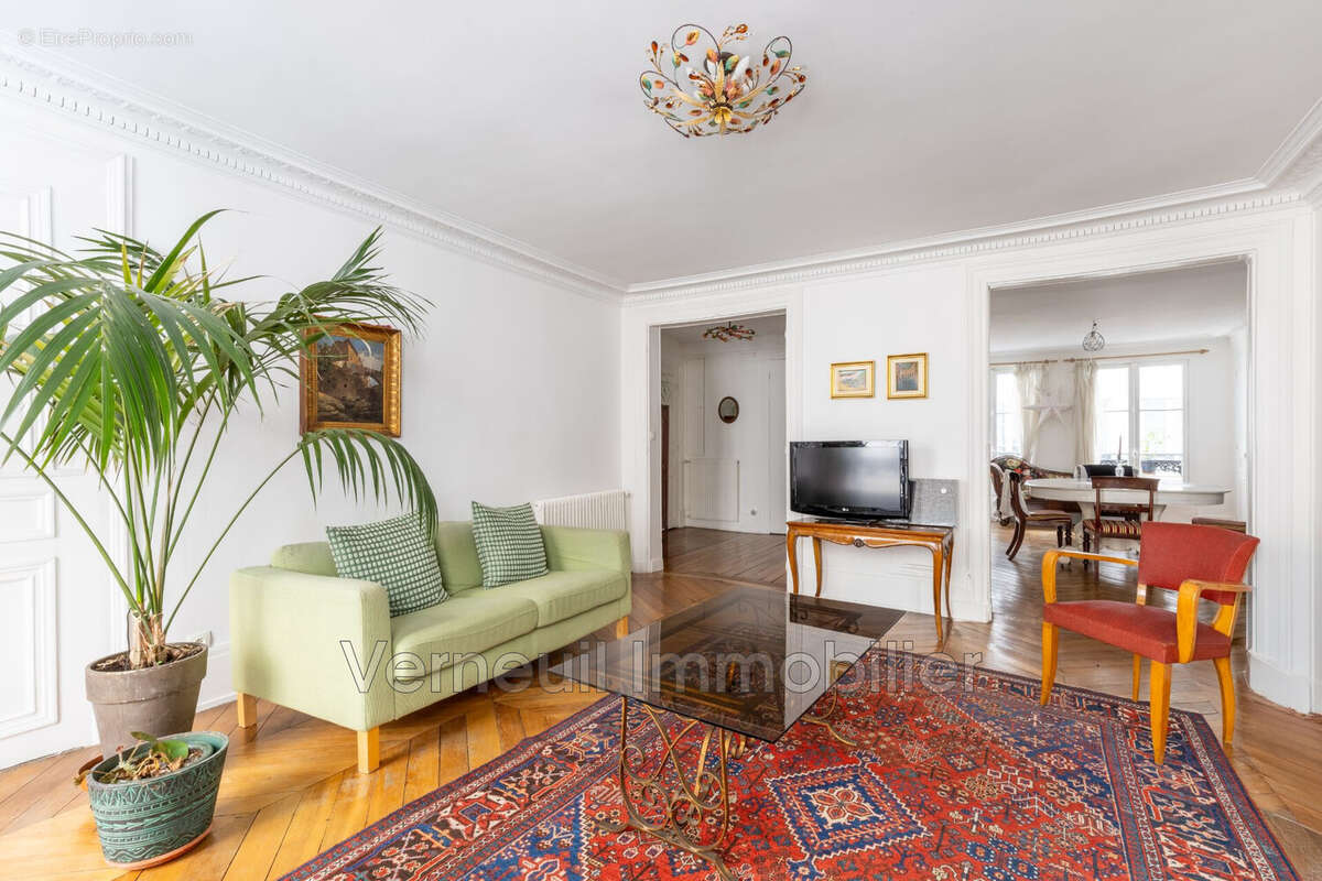 Appartement à PARIS-7E