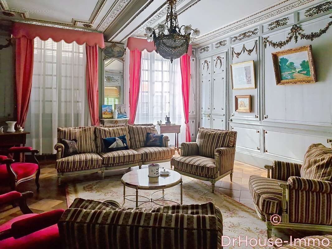 Maison à SAINT-PIERRE-SUR-DIVES