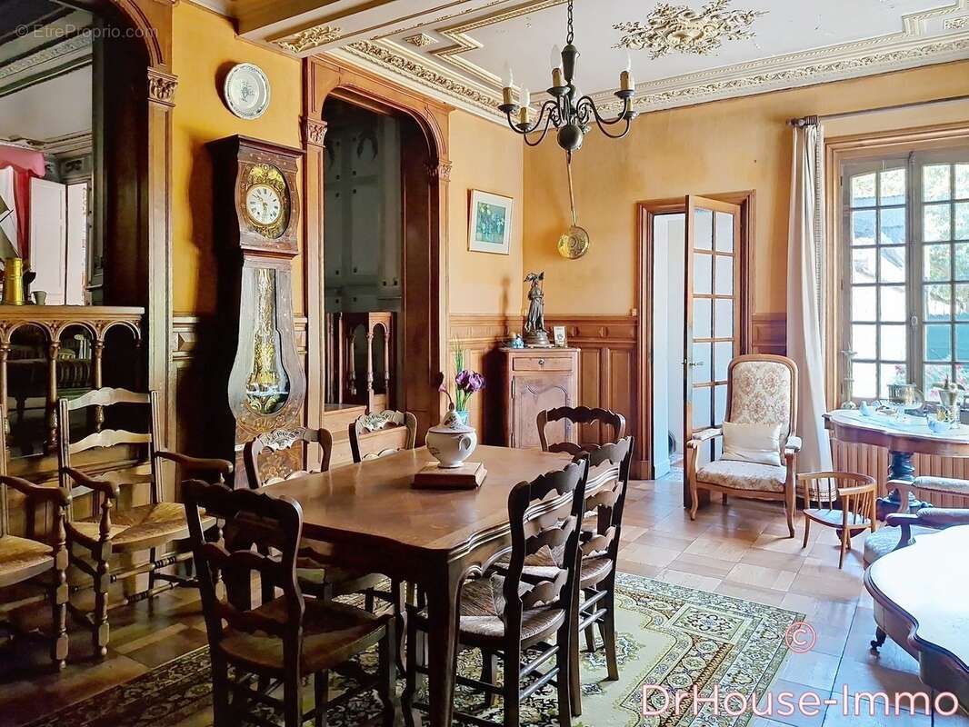 Maison à SAINT-PIERRE-SUR-DIVES