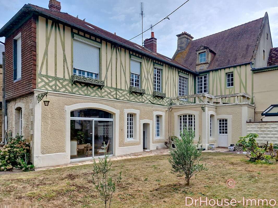 Maison à SAINT-PIERRE-SUR-DIVES