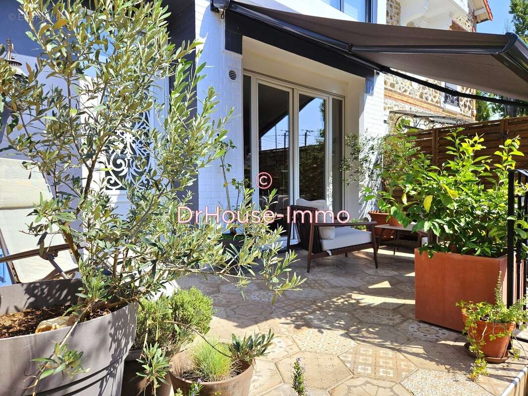 Maison à SAINT-MAUR-DES-FOSSES