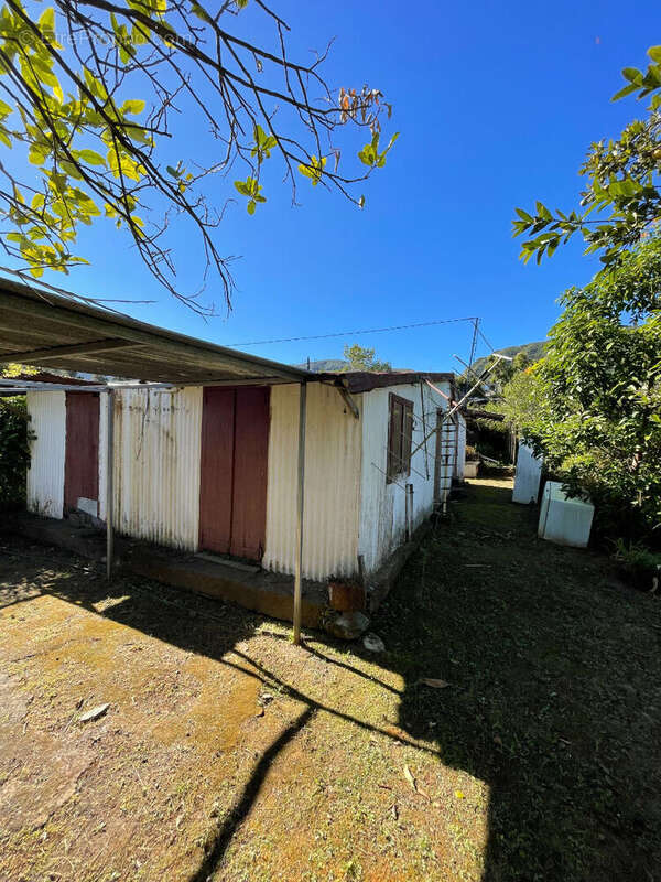 Terrain à LA POSSESSION