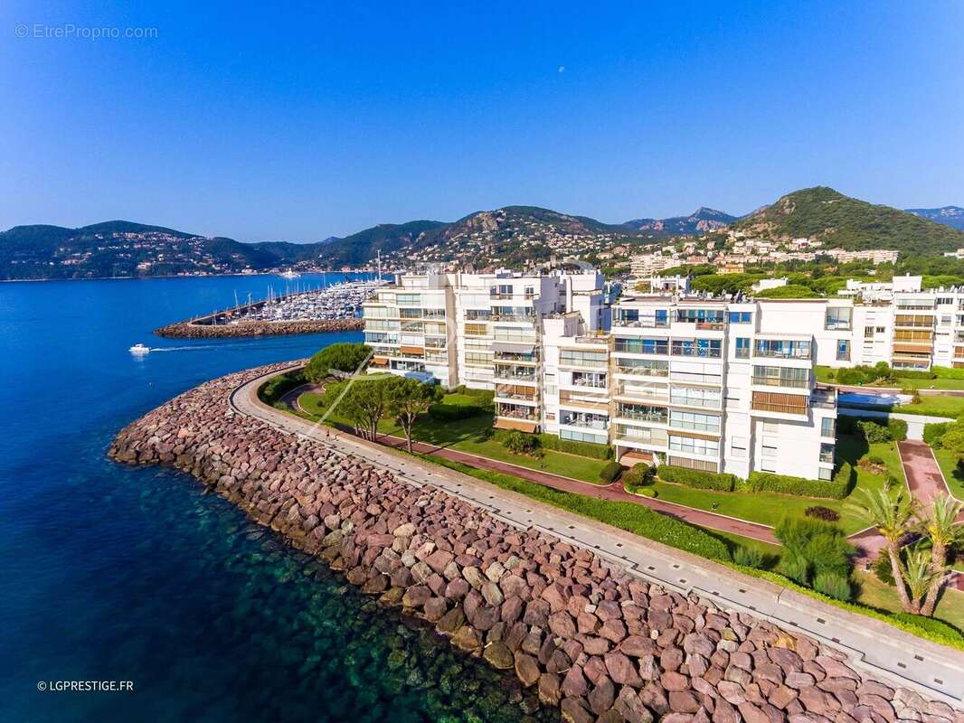 Appartement à MANDELIEU-LA-NAPOULE