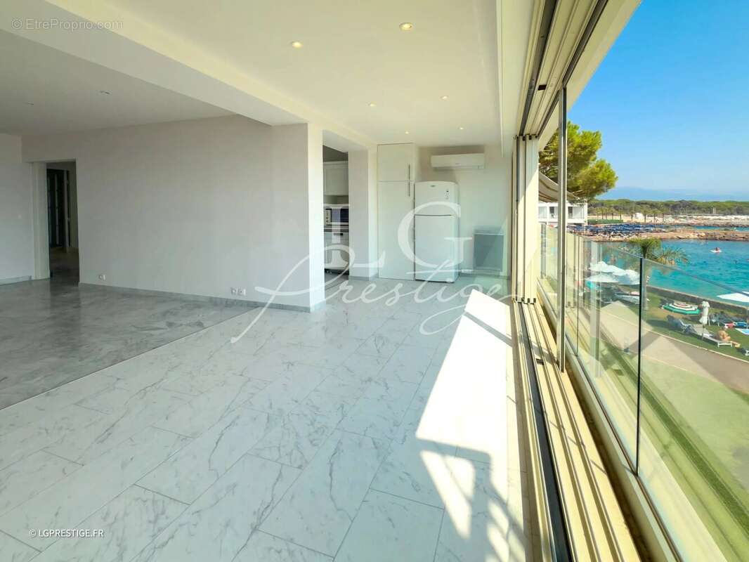 Appartement à MANDELIEU-LA-NAPOULE