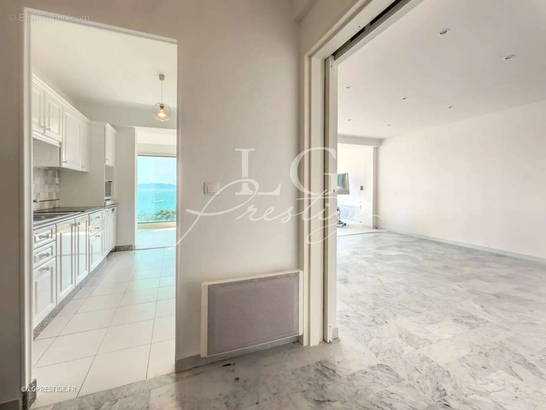 Appartement à MANDELIEU-LA-NAPOULE