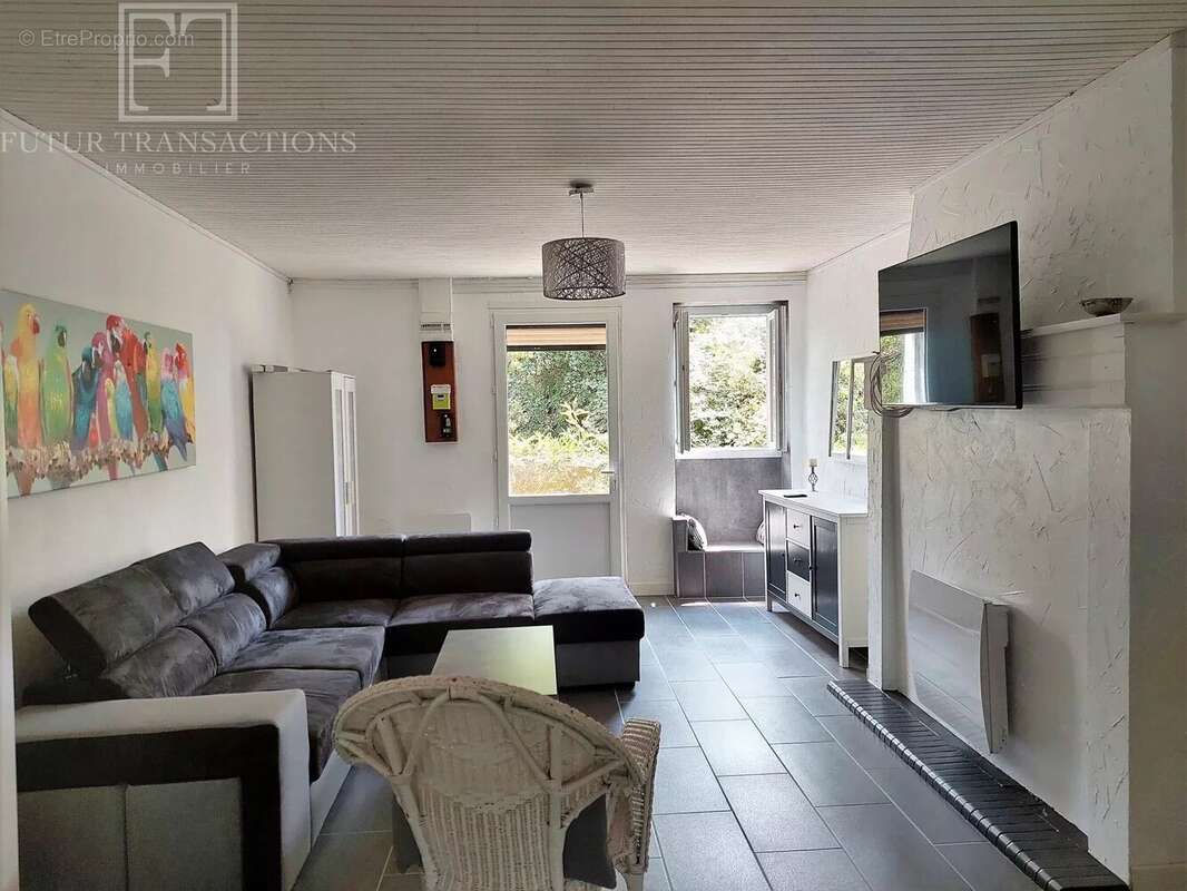 Maison à SAINT-FRONT-LA-RIVIERE